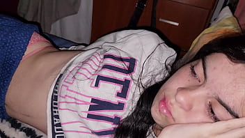 First-timer girlfriend peels off nude for him in the car