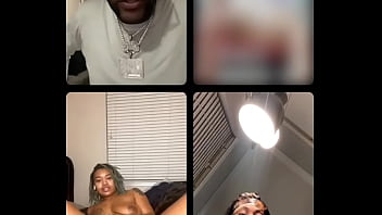 Gold-tipped Instagram star goes live in molten solo session