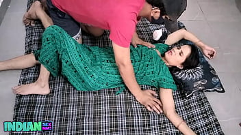 Desi housewife loves strenuous penetration in her super-cute vagina