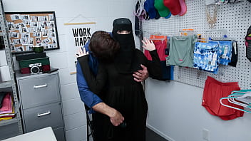 Teenager caught stealing in hijab shop: Officer confronts and punishes
