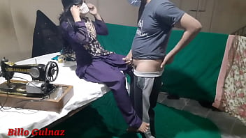 Desi housewife tempts tailor for sexual rendezvous in his store, resulting in super hot Hindi video