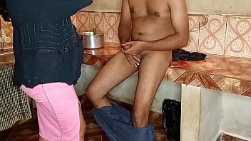 Indian village housewife caught in compromising stance with male help (Hindi audio)