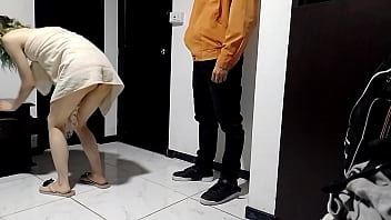 Latina bombshell salutes delivery guy in her panties for Sixty-nine standing up
