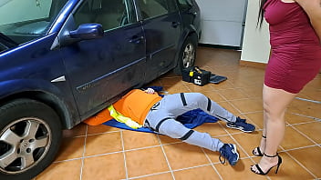 Sexually aroused wife gets inner climax from repairman