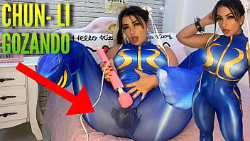Chun Li cosplay babe joys herself with H-tachi massager to intense climax