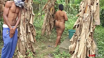 Black-haired bombshell bathes in public, enjoys the thrill of being watched