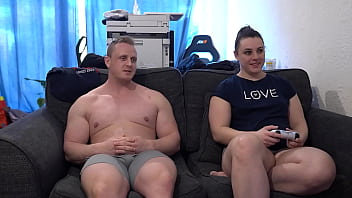 Stepmother challenges stepson to only tease her with his frigs
